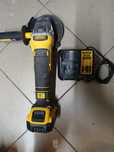 SZLIFIERKA KĄTOWA Dewalt DCG405 akumulator Ładowarka