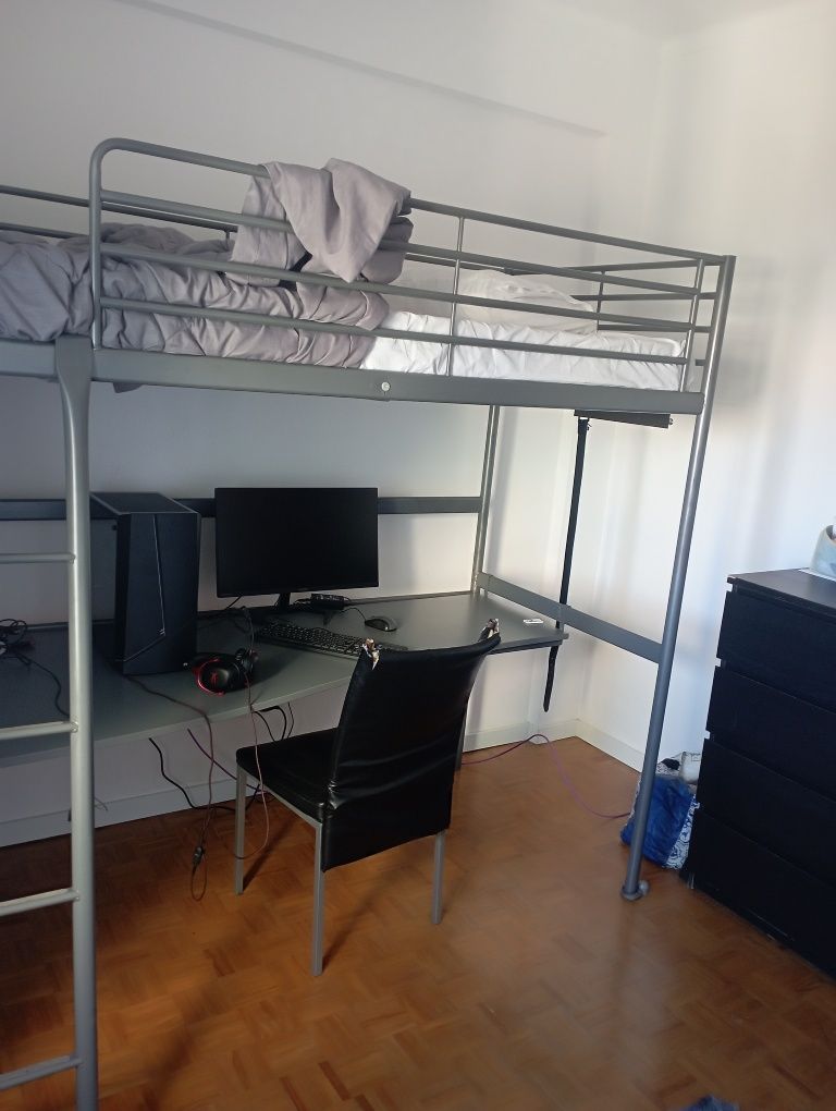Cama beliche com colchão