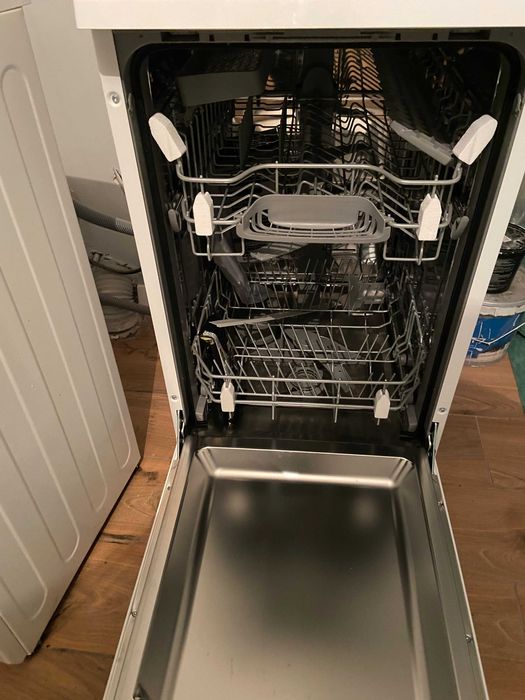 продам новую посудомойку BOSCH 45см.