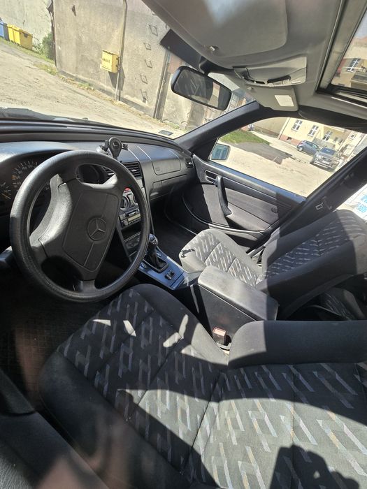 Zadbany Mercedes