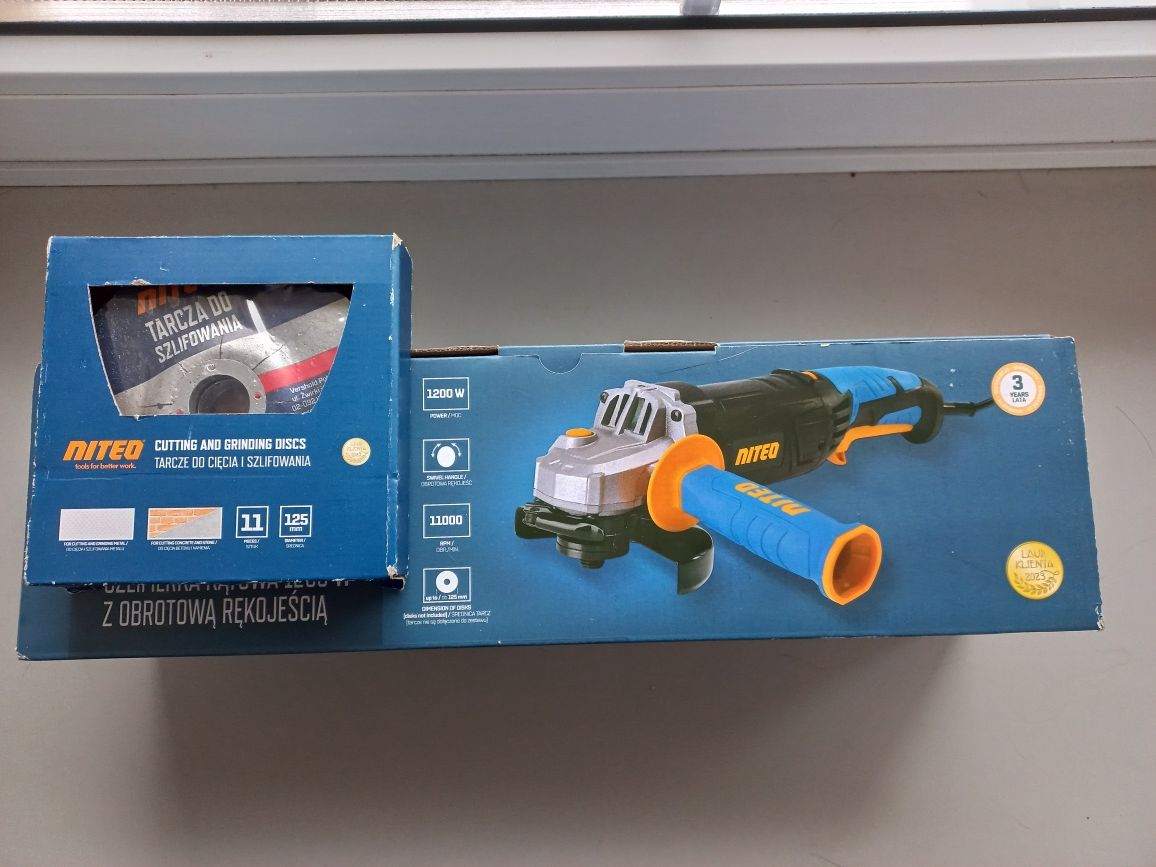 Szlifierka kątowa 1200 w,  230 v + 11 tarcz do cięcia i szlifowania