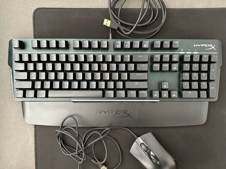 Teclado + tapete Hyperx