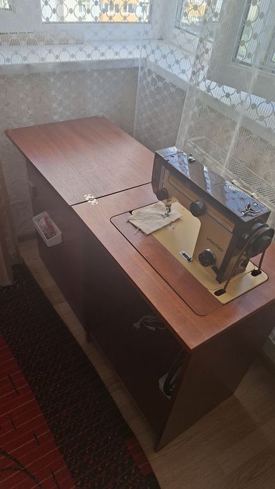 Швейная машинка с тумбой "Веритас", Германия.