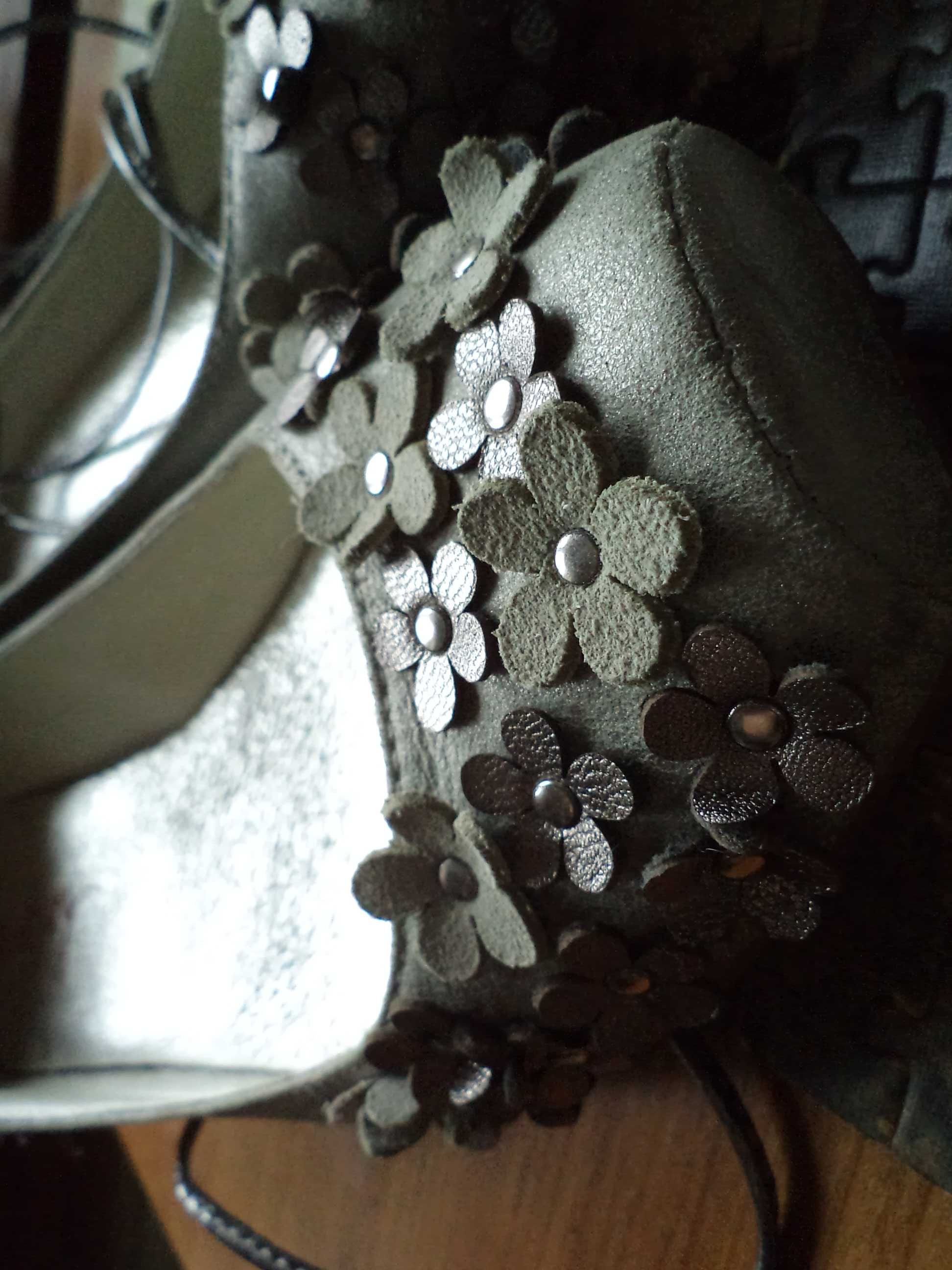 Piękne srebrne czółenka r.39 skóra Miss Sixty jak DAISY Marc Jacobs