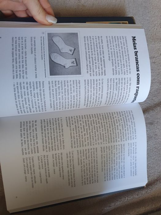 Livro "Caderneta de cromos contra ataca"