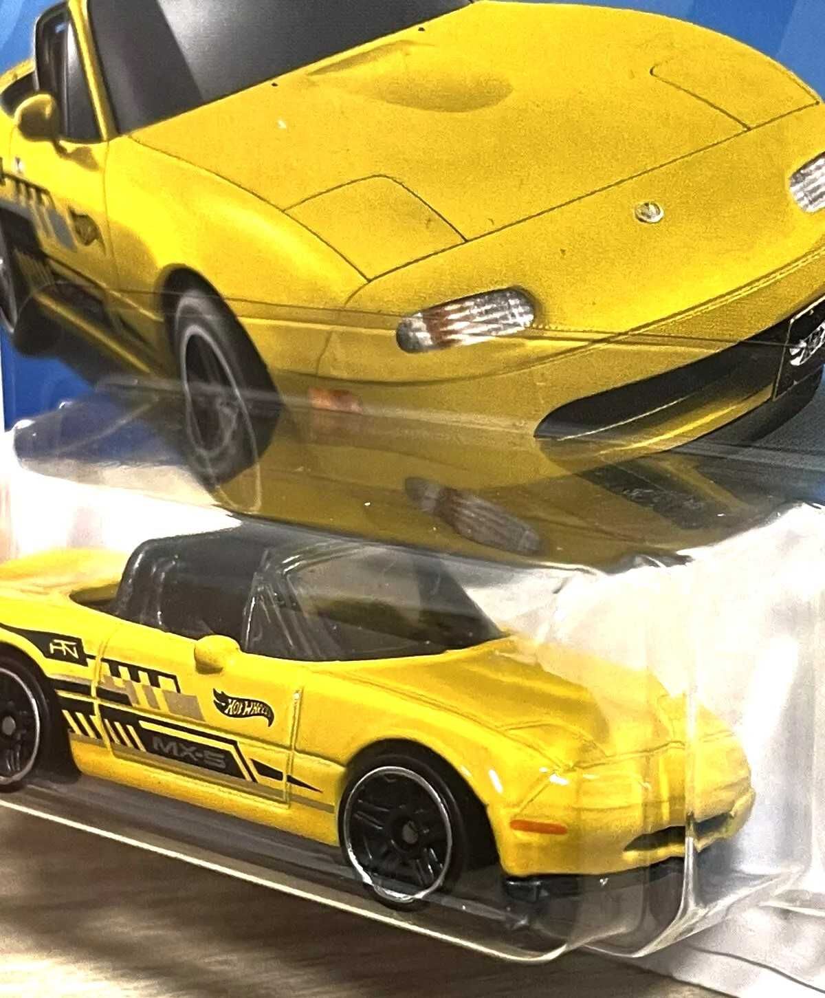 Hot Wheels - ‘91 Mazda MX-5 Miata - Yellow - #120/250 - HW J
