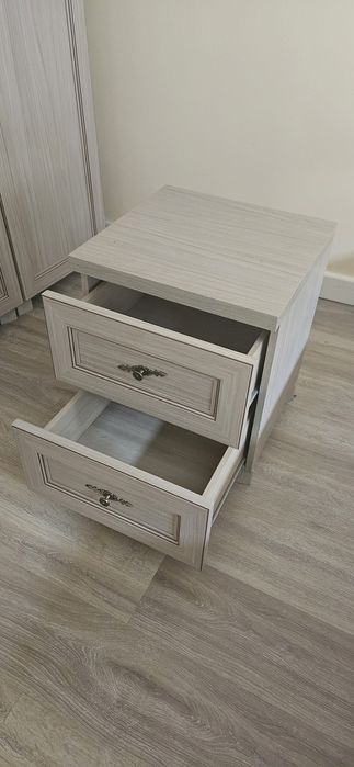 Łóżko + materac 200x160 cm + 2 szafki nocne