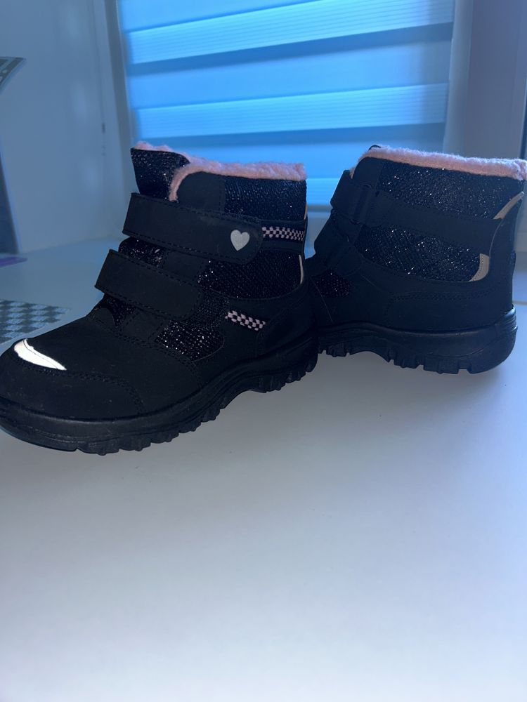 Дитячі зимові черевики нові на дівчинку