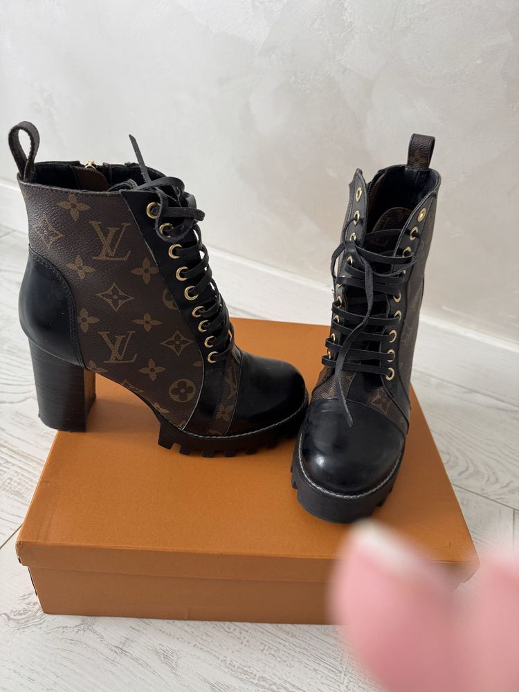 Ботильйони Louis Vuitton
