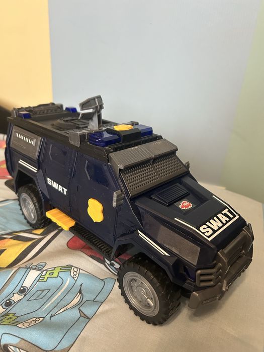 Машина swat поліція