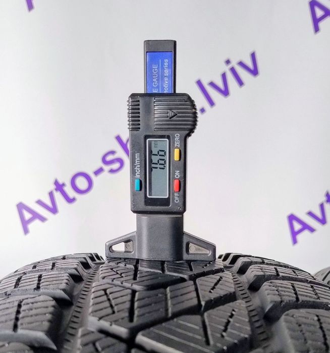 Шини зимові R17 215/65 Pirelli Scorpion Winter