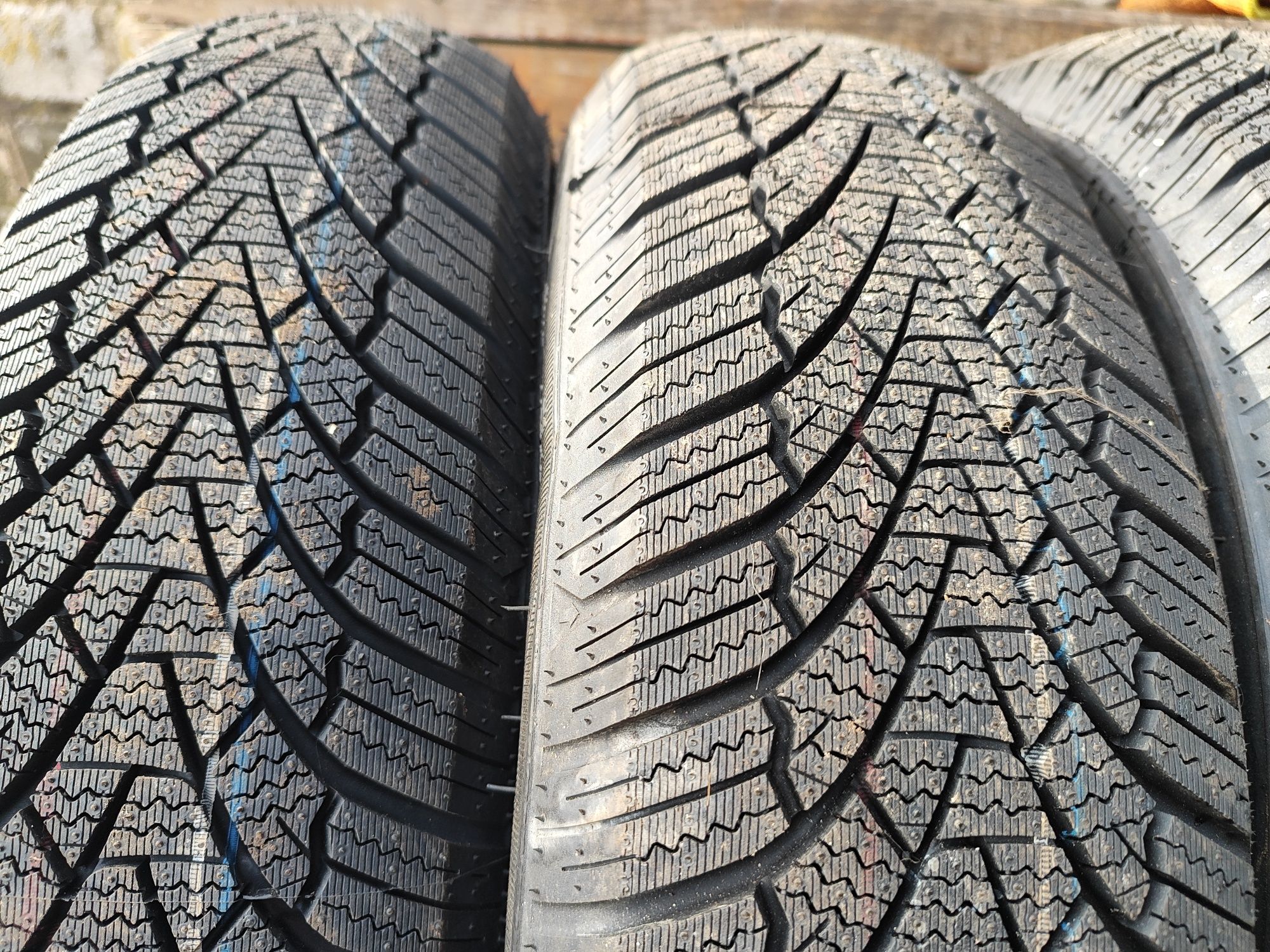 Новые зимние шины 155/70 R13