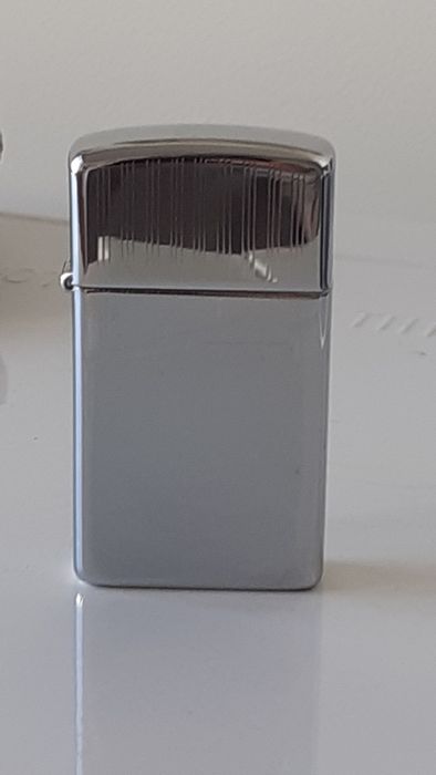 Isqueiro NOVO Zippo Slim alto brilho