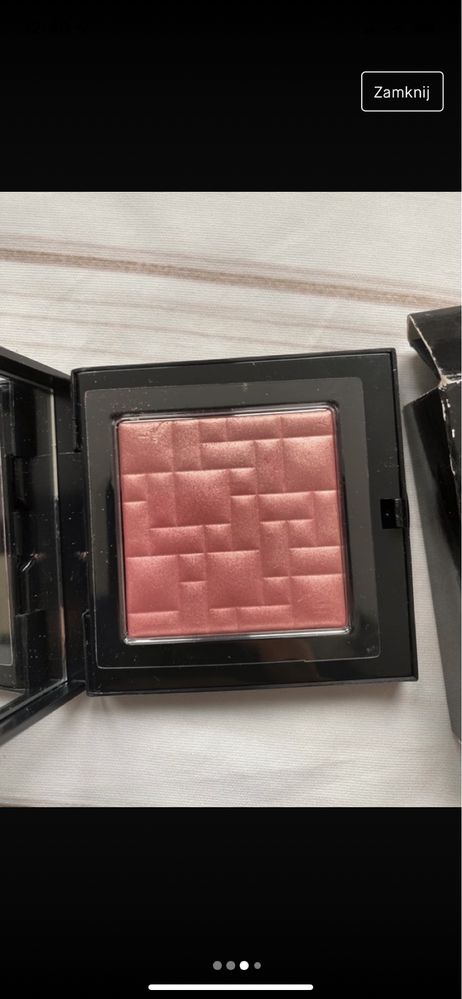 Bobbi Brown highlighting powder sunset glow