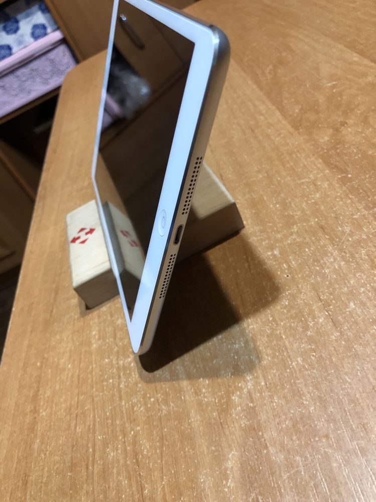 Продам Appel iPad mini 16gb