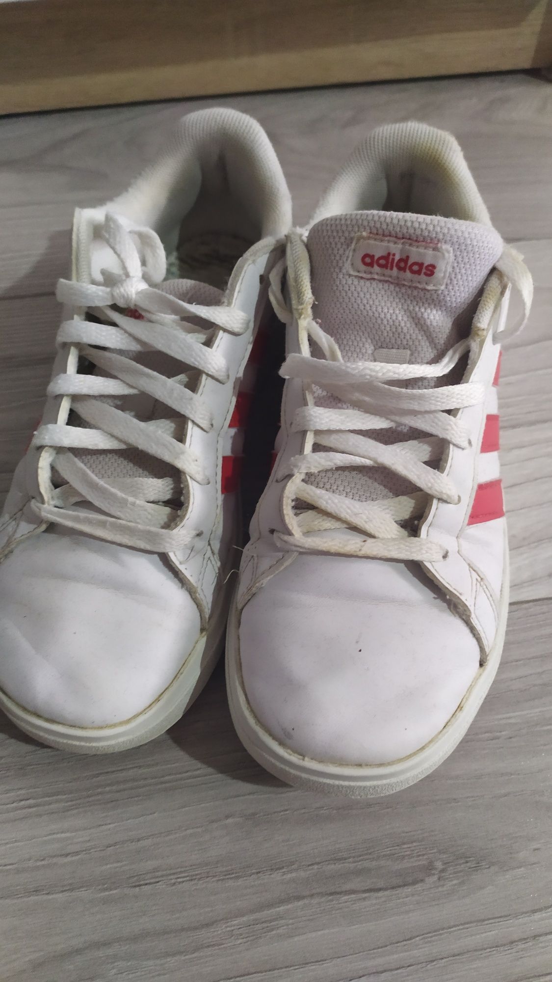 Buty adidas dziewczęce rozm.35-22,5 cm wkładka