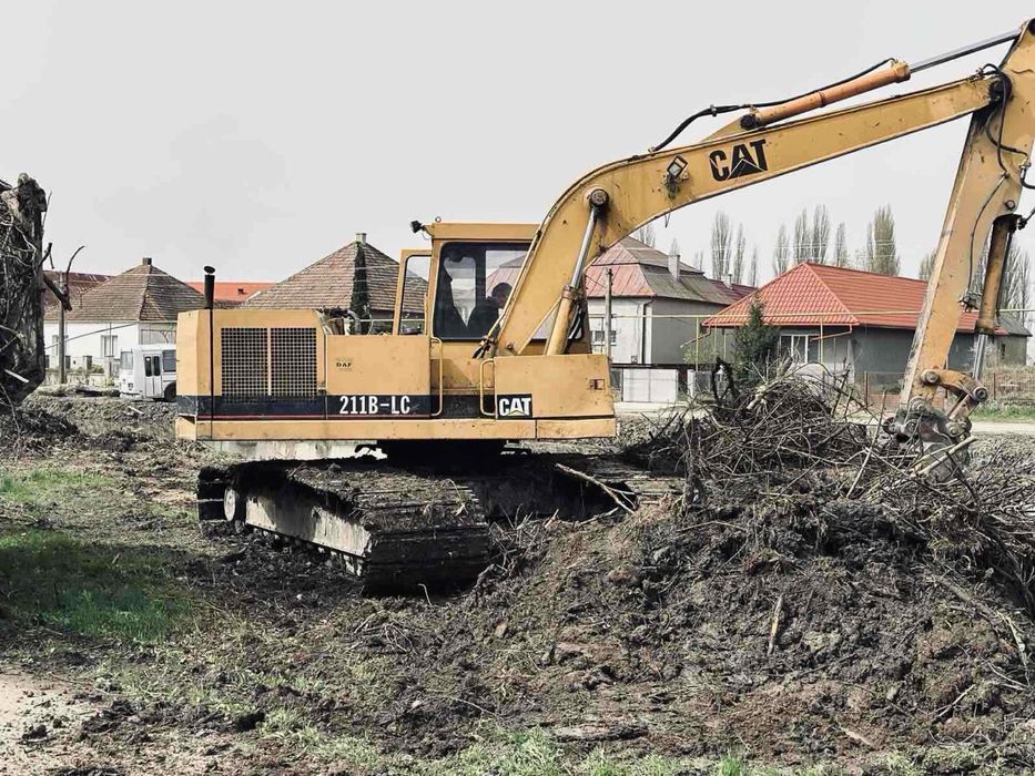 Продам екскаватор Cat 211L (болотний)