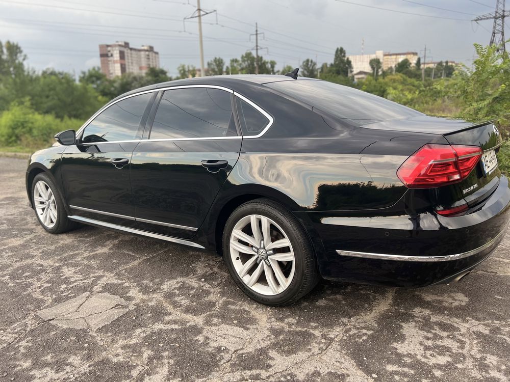 Volkswagen Passat SEL NMS