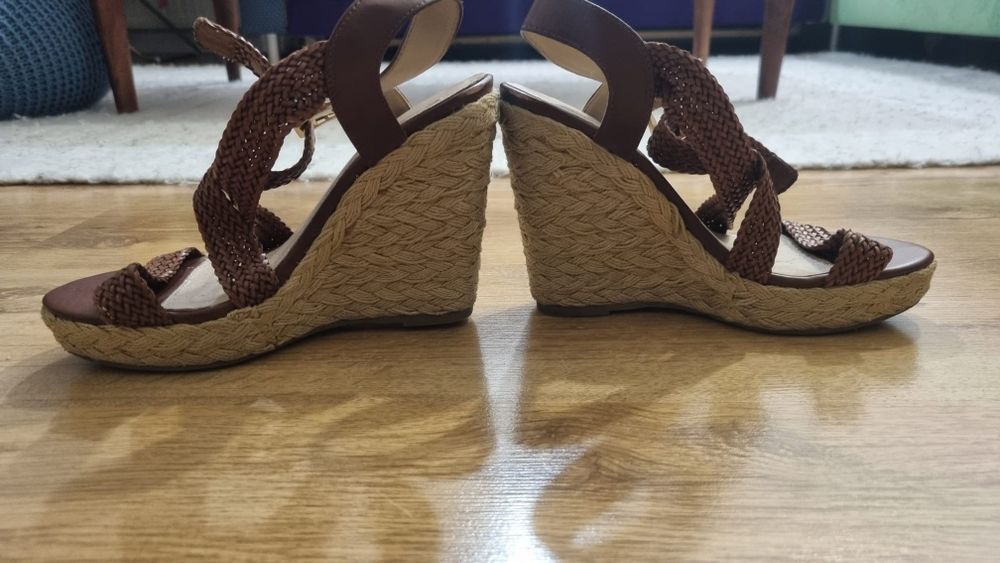 Sandały na koturnie Reserved Rozmiar 38 skórzane