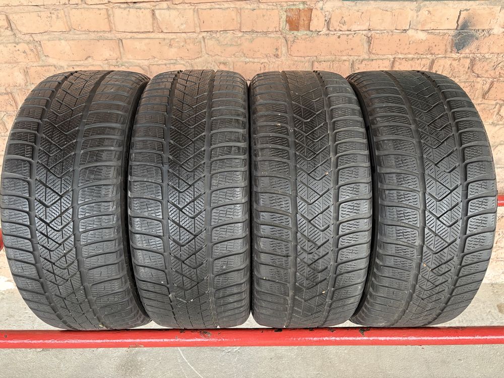 Комплект Всесезоних шин 235/45R18 Pirelli