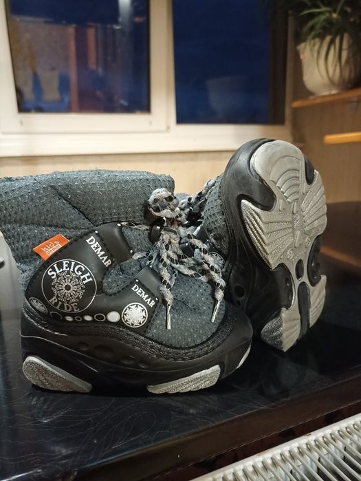 Чоботи. Черевики. Уги.