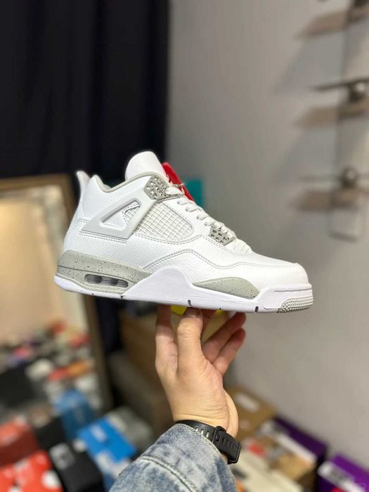 Buty-Trampk-Jordan 4 retrotechwhiteOre R.40