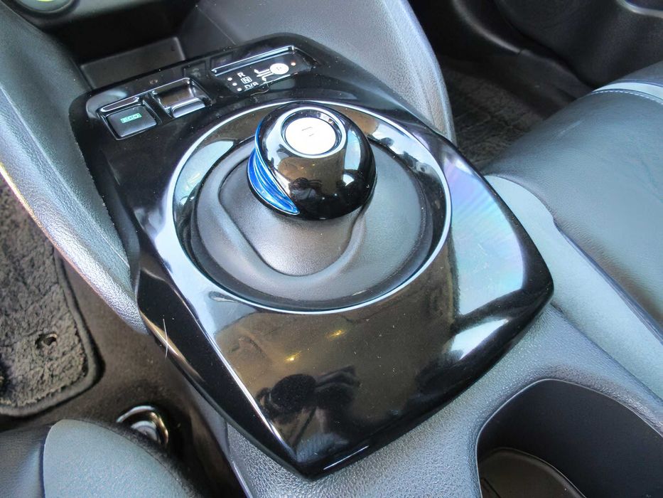 Nissan LEAF SL      2019