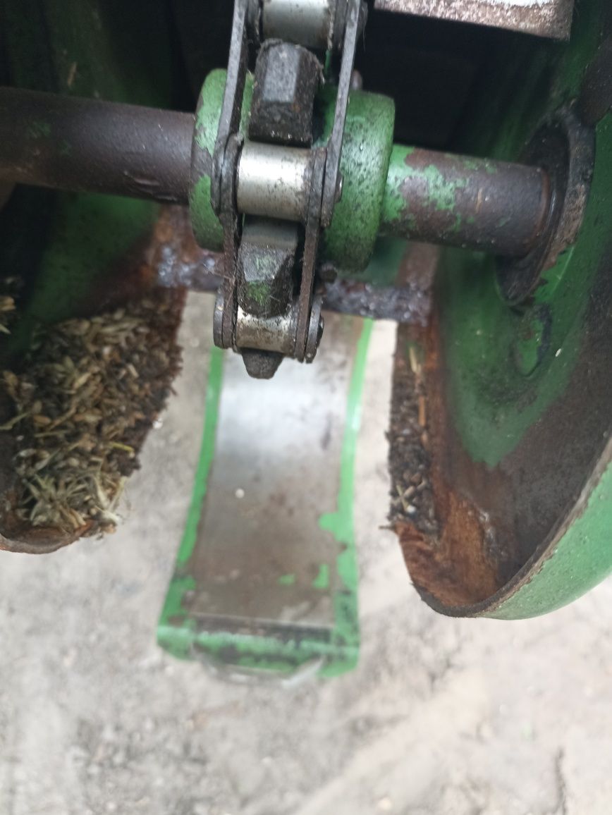 Комбайн John Deere 1032