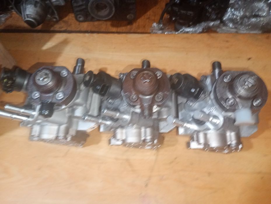 Насос тнвд 1.6 hdi Citroen Peugeot 0445010516