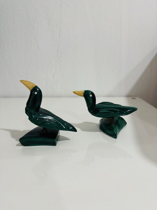 Vendo saboneteira e estatuas em malaquite