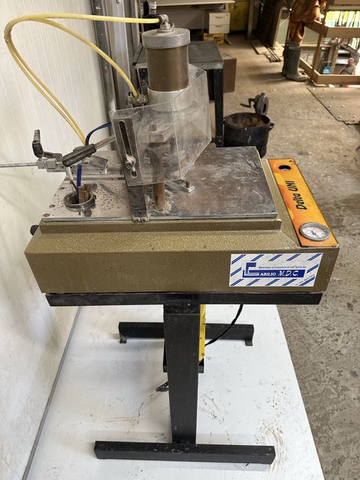 Maquina de pregar quadros