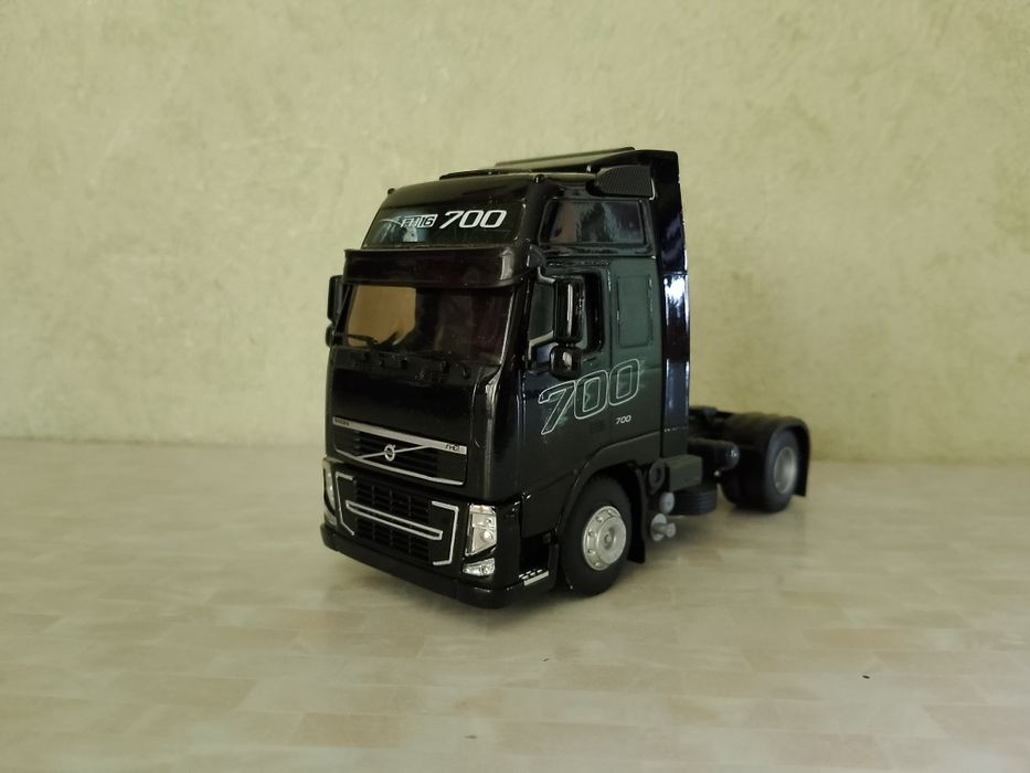 Eligor   1 / 4 3 .