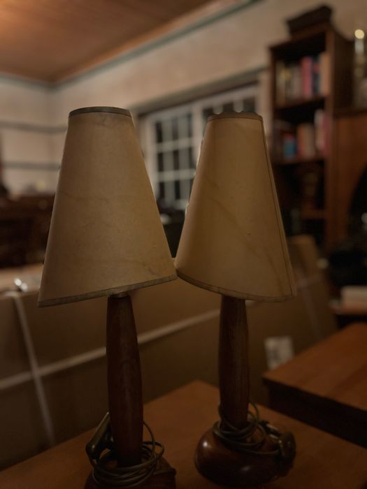 Cama+2 mesinhas de cabeceira pinho+oferta de colchão novo e candeeiros