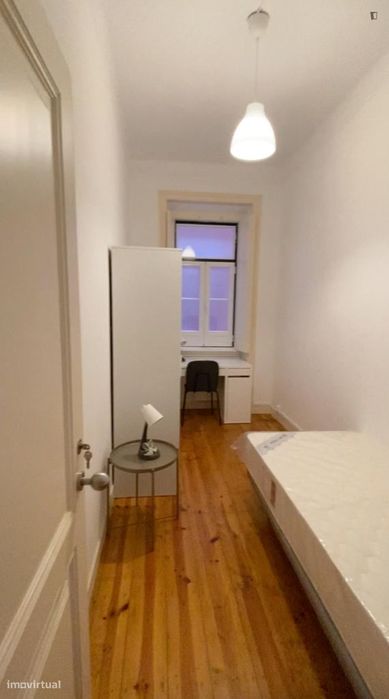 Quarto - localizado em Alcântara Lisbon