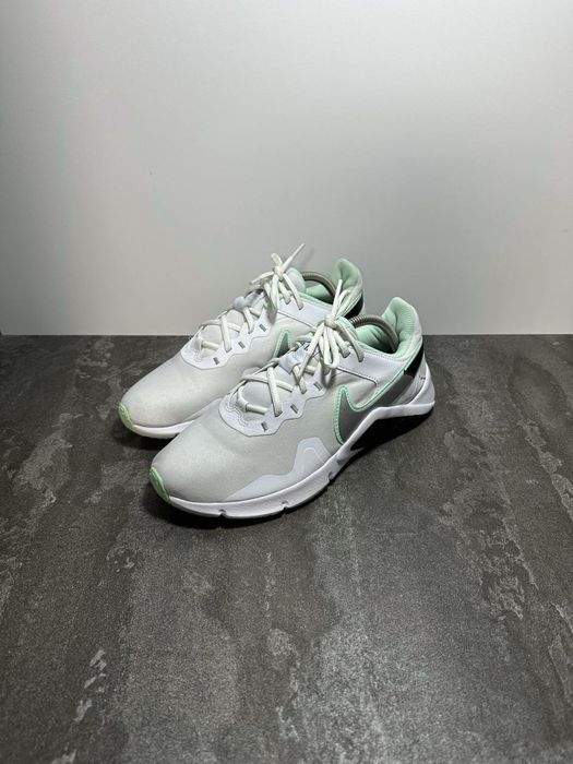 Кросівки Nike Legend Essential 2 White