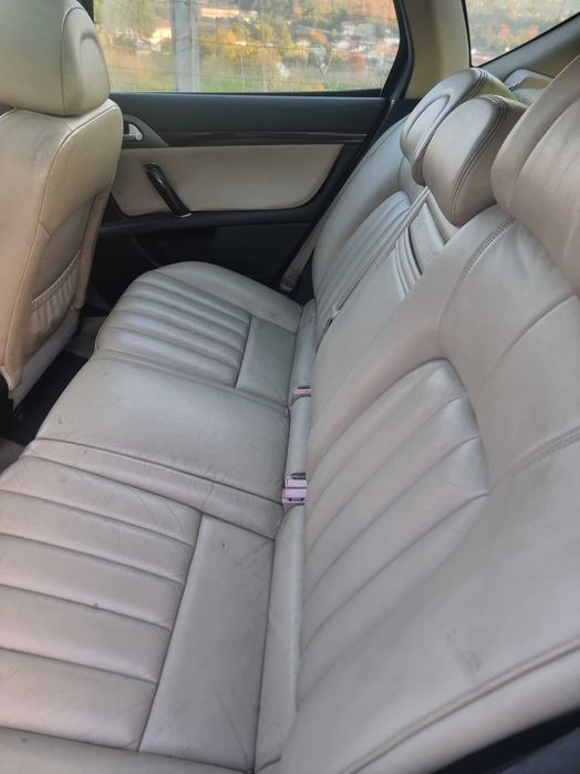 Vendo carrinha para peças inteira  sem documentação .. abate incluido