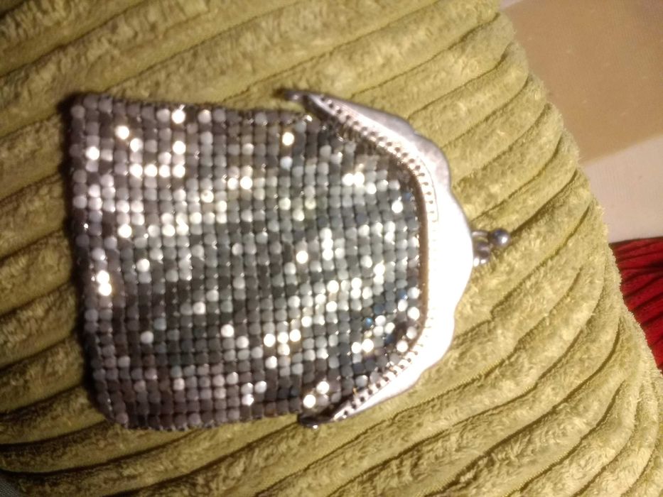 Porta moedas antigo em metal