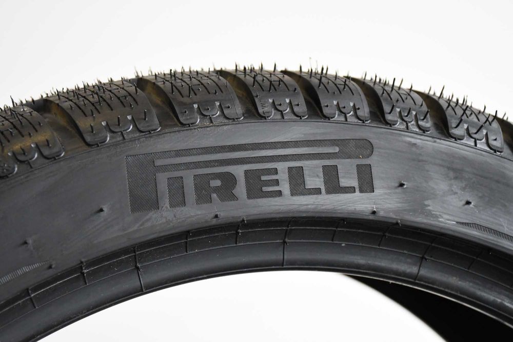 2x Opona zimowa Pirelli PZero Winter 245/40 R19 Runflat BMW * 2025r