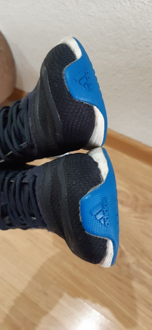 Кросівки adidas 31р.20см