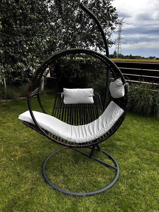 Fotel ogrodowy okazały