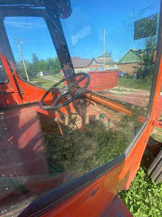 Трактор Т-25 ХТЗ С Прицепом и навесным оборудованием,переоформление
