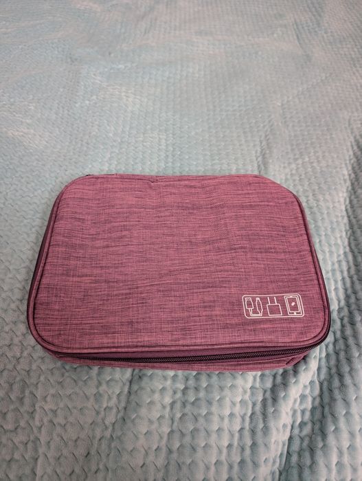 Etui Organizer Saszetka na kable, ładowarki fioletowy.