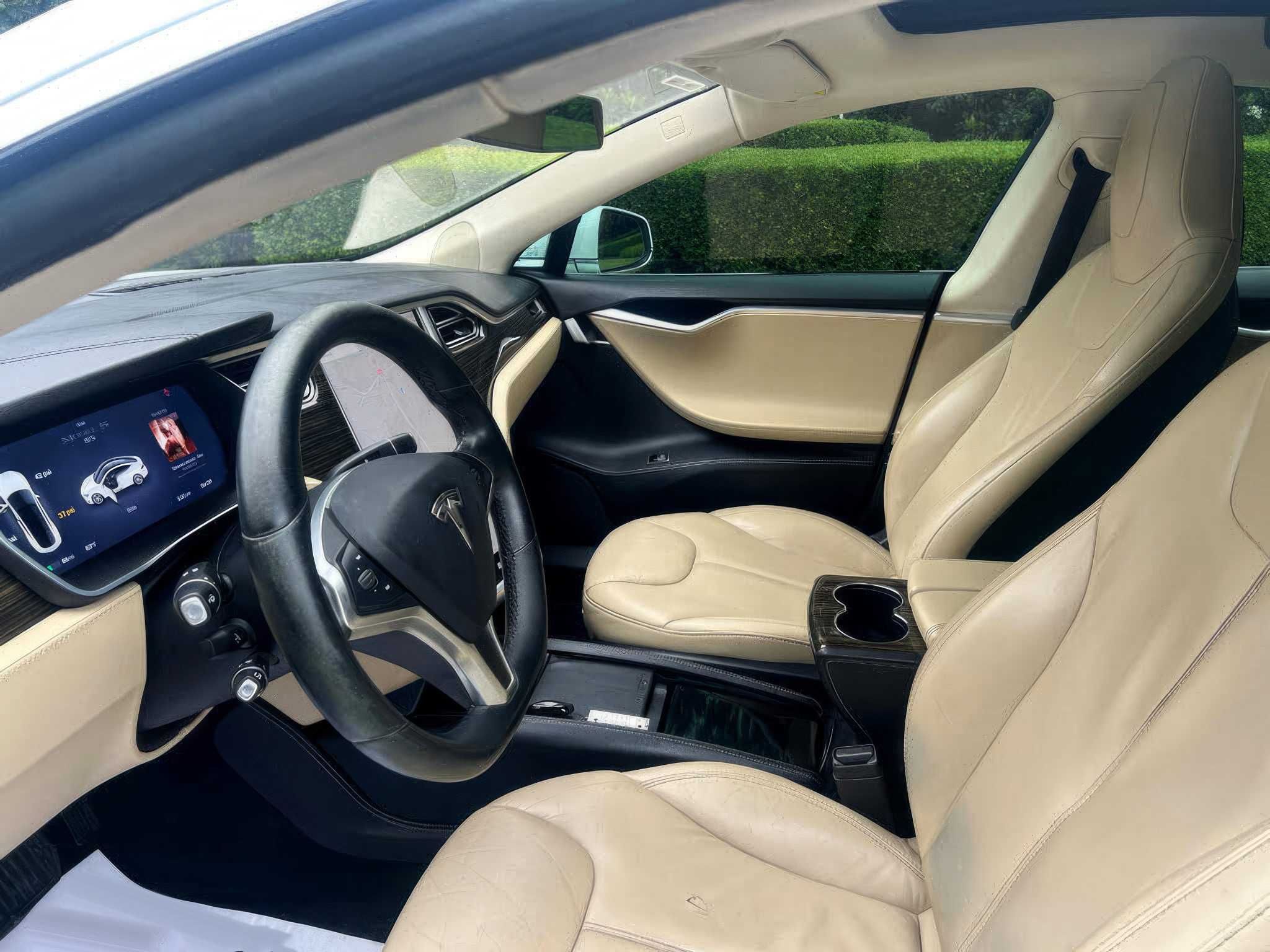 2015 Tesla Model S 85