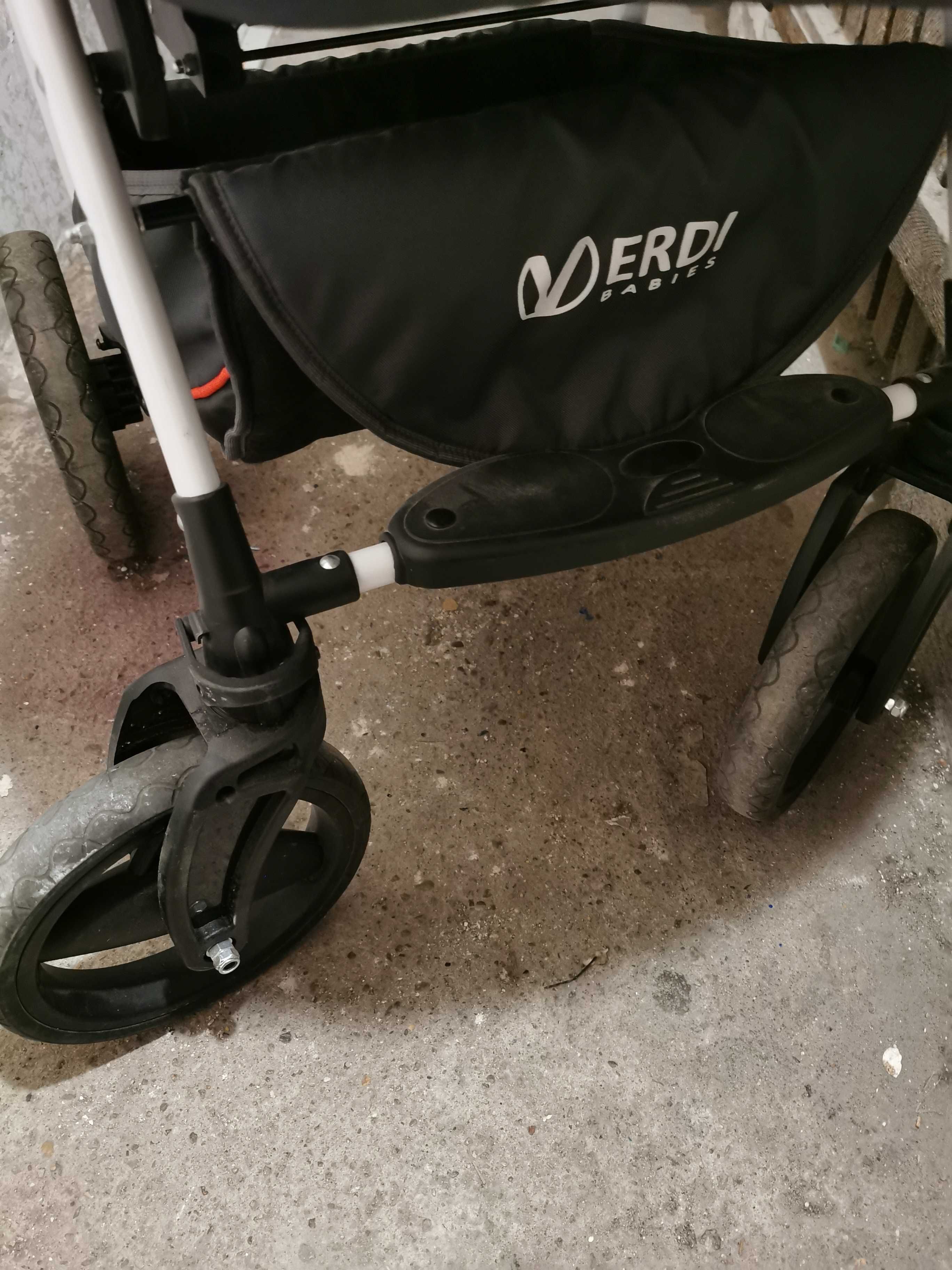 Wózek spacerowy zamienię na mleko i pampersy