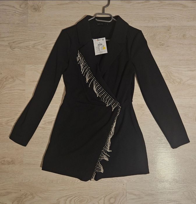 Czarny kombinezon okolicznościowy błyszczący Mohito Nowy