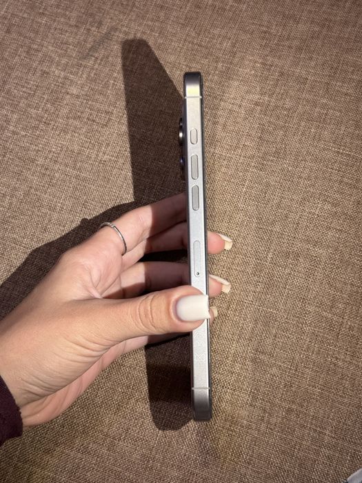 iPhone 16 Pro Max 256GB - ідеальний стан, терміново продаж!