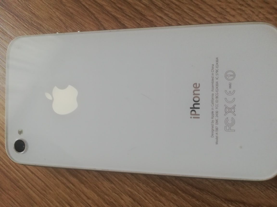 iPhone 4s biały stan bardzo dobry