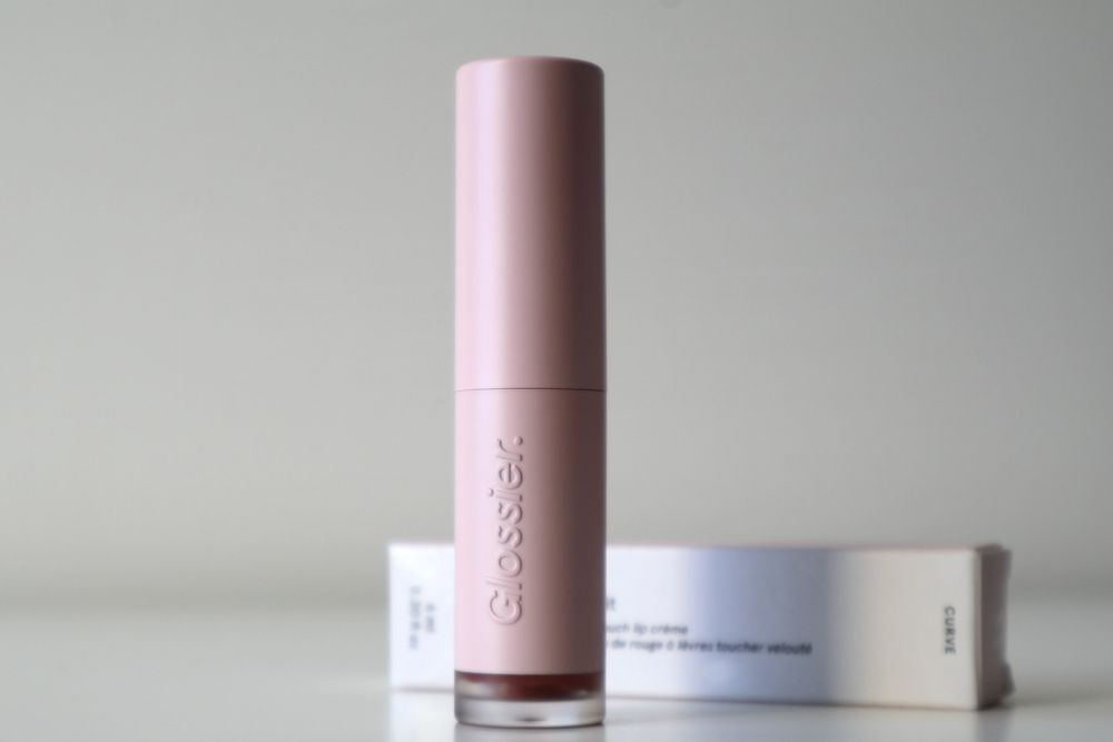 Batom Glossier G Suit Curve – PORTES INCLUÍDOS