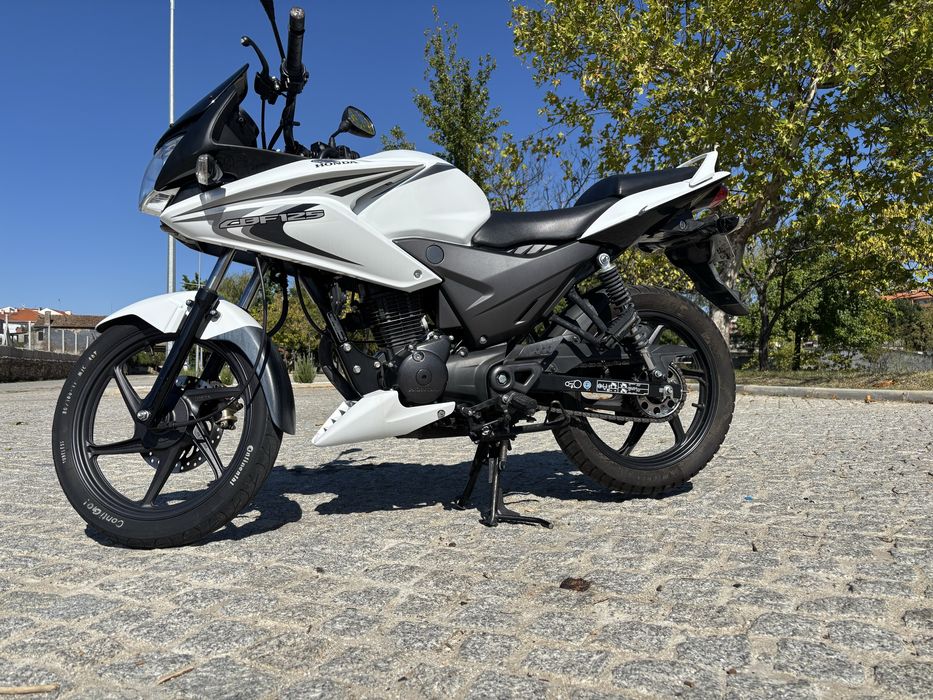 Honda cbf 125.