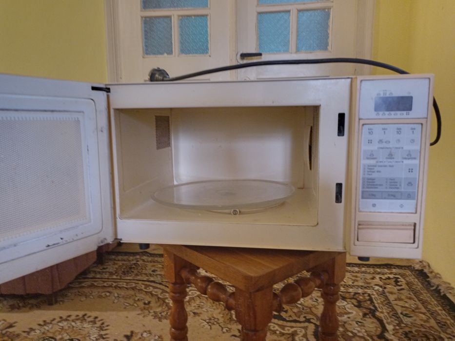 Піч мікрохвильова.